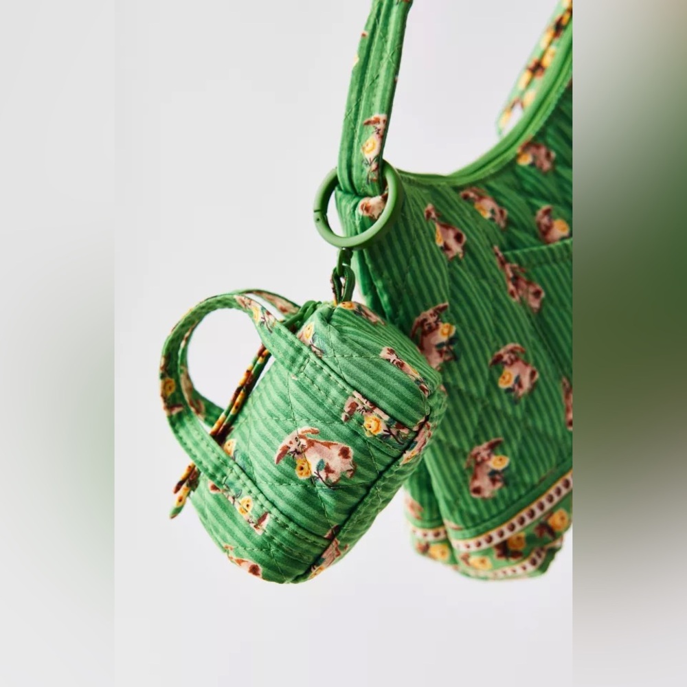 Urban Outfitters Vera Bradley UO Exclusive Original Duffle Bag Charm - Picture 1 of 3